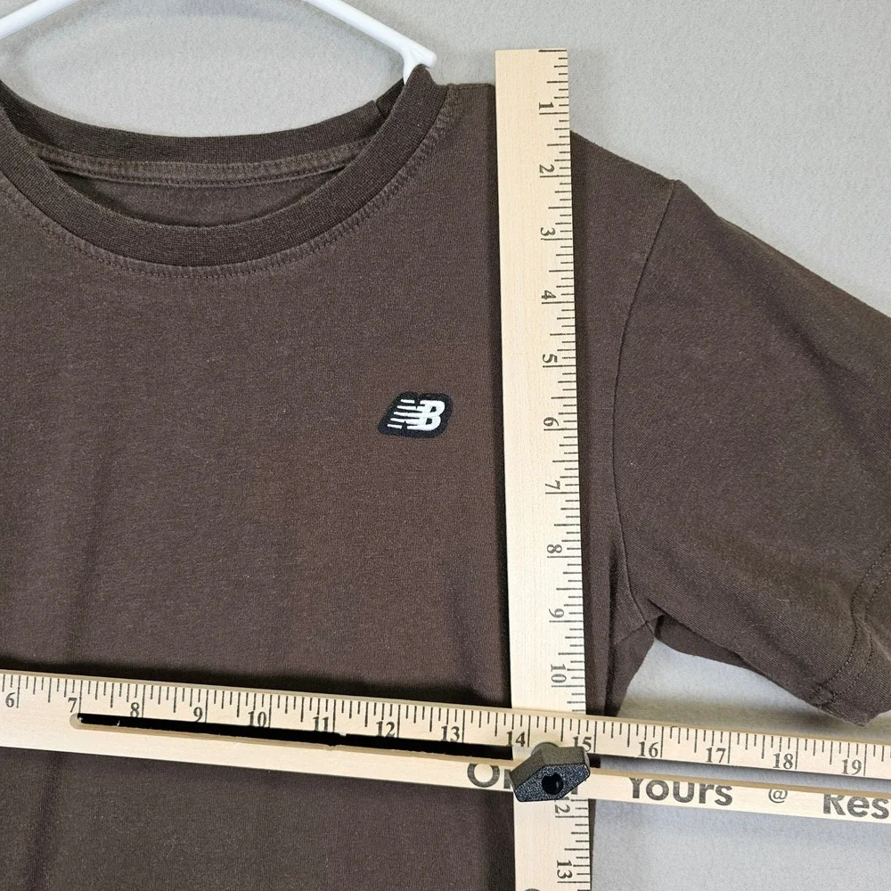 New Balance Boys‎ XL 18/20 Brown Short Sleeve Logo T-Shirt Crew Neck Sporty